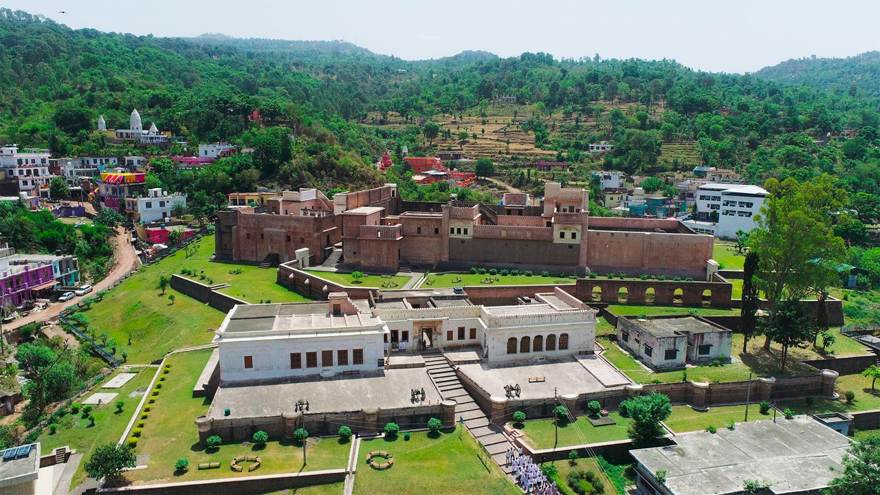 Rishikesh to Ramnagar Taxi Service